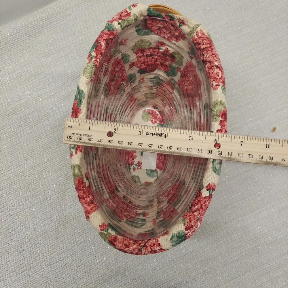 Longaberger 2002 Geranium Basket with Plastic Protector and Fabric Liner Floral